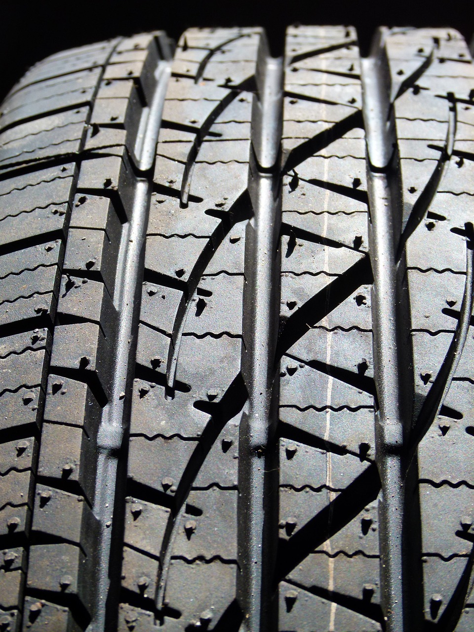 tire, tread, car tire-3267701.jpg